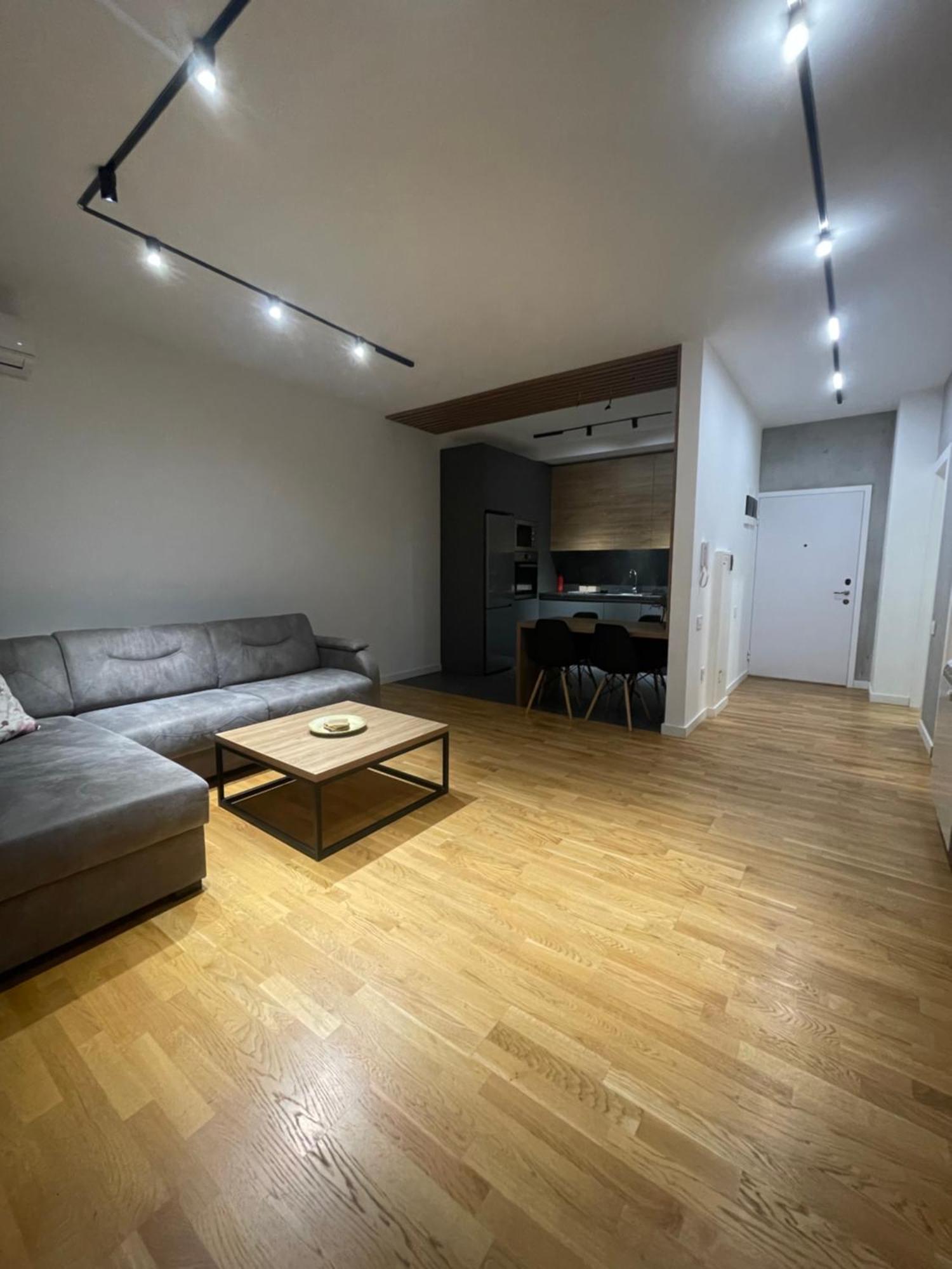 Leo Lux 2 Apartment Ni Exterior foto